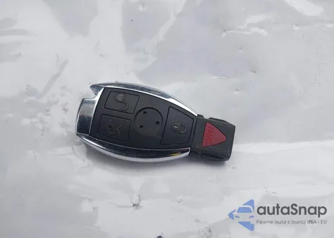 2010 Mercedes-Benz C 300 Luxury 4Matic/Sport 4Matic z USA, uszkodzony, nr VIN WDDGF8BB7AR110606